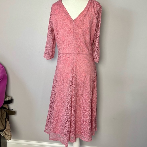Elegant Pink Lace Midi Dress - Picture 2 of 5